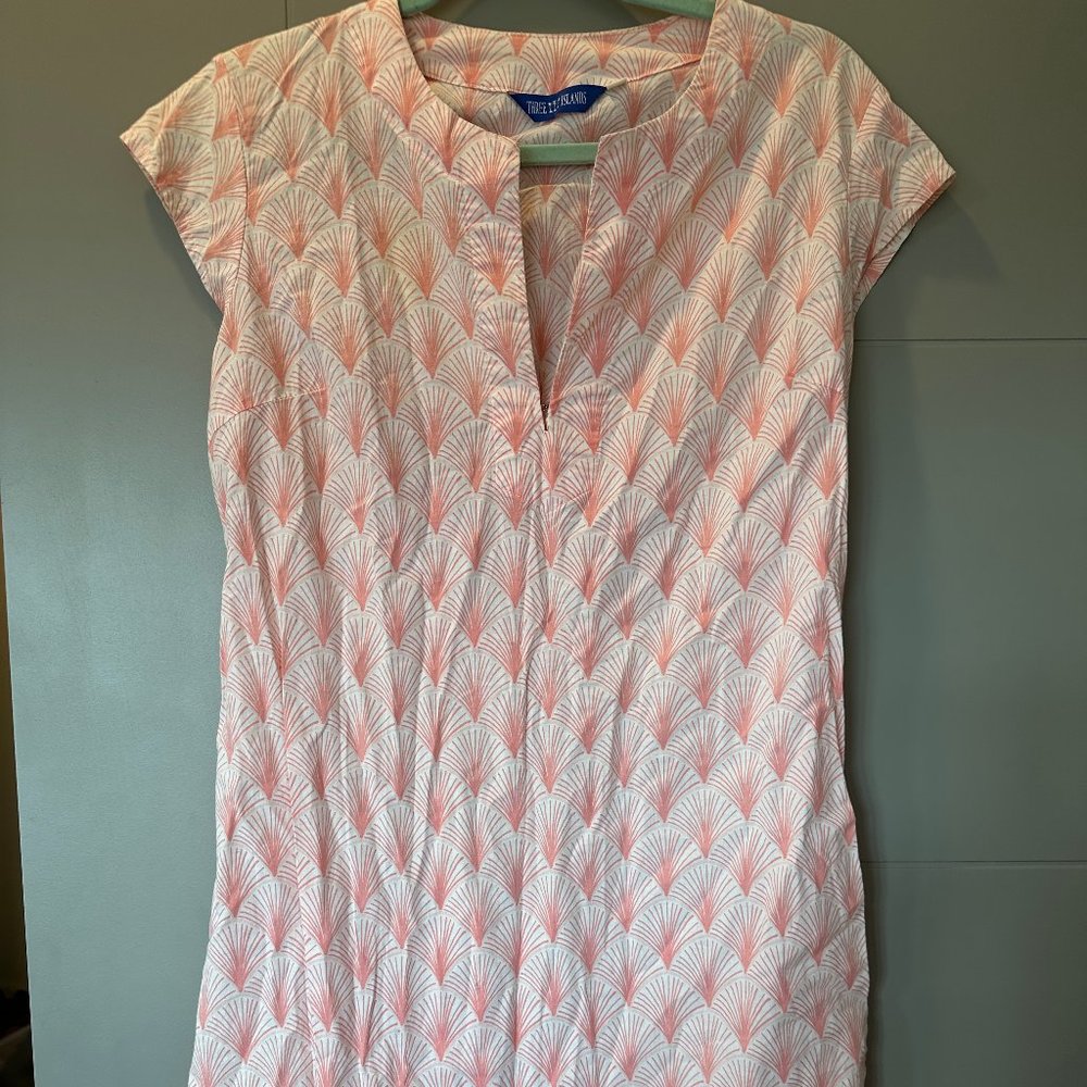 Good Condition: Three Islands Nantucket Dress in Peach Fan Print